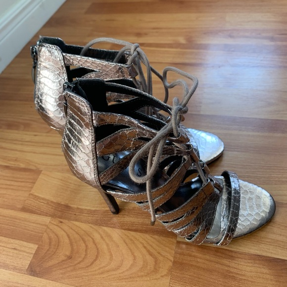 Guess metallic lace up heels size 7-7.5 - Picture 2 of 5
